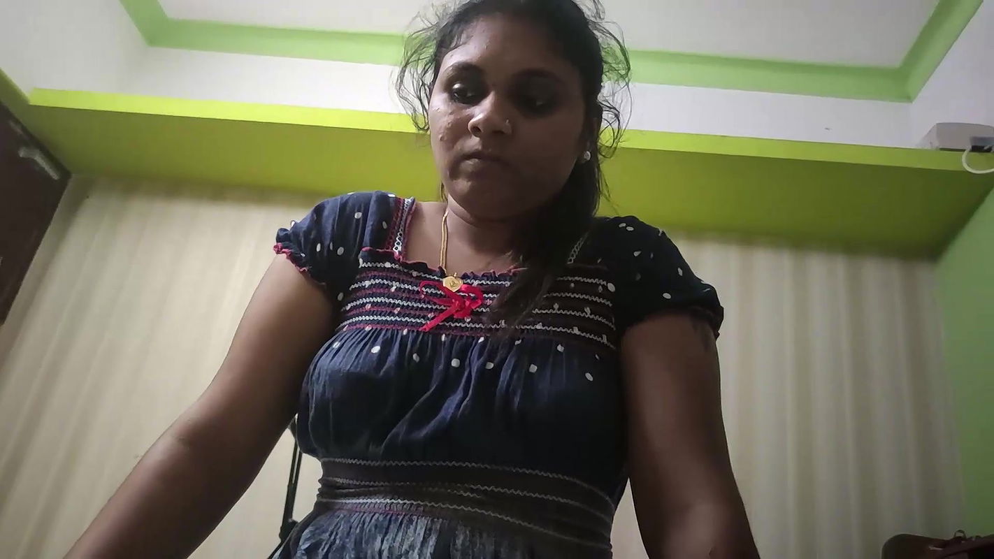 Nighty And Slipper Feet Trample – Vaishnavi