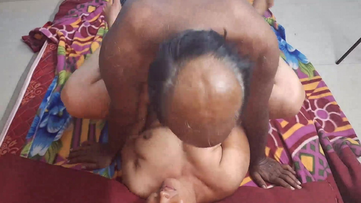 Chubby Sindu Bhabhi Has Sex with Me at Home