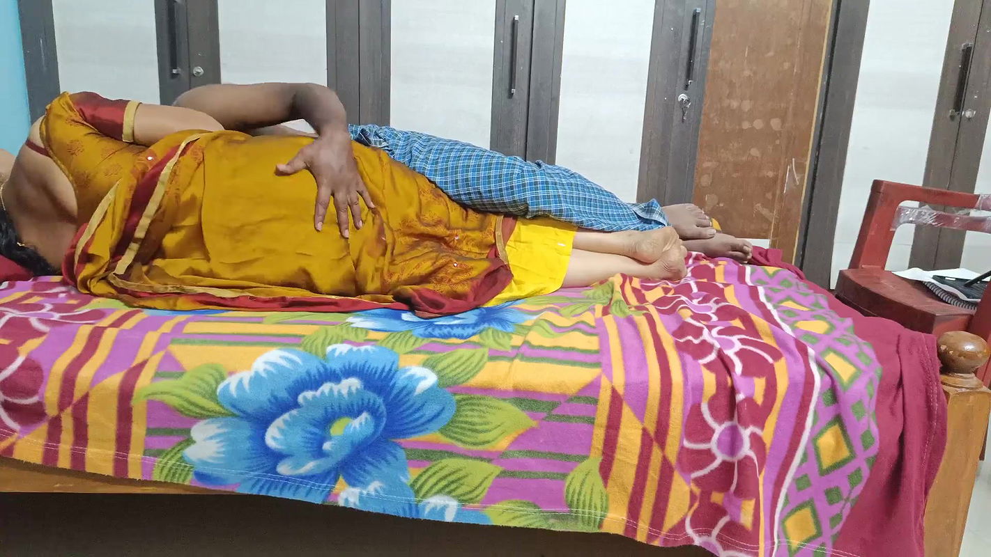 Sindu Bhabhi Saree Sex with Devar in the Bedroom