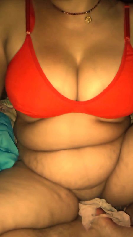 Desi Mummy Boobs Massage