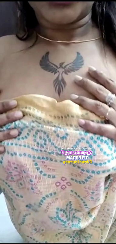 Insta MILF Veena Thaara New Live Teasing Hot With Nip Slip