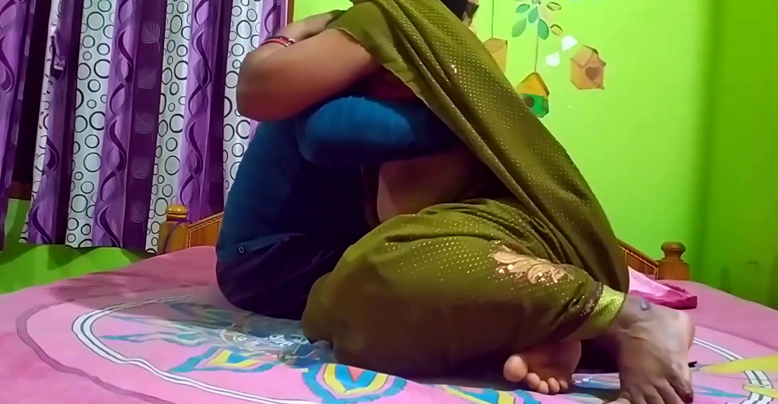 Mysore IT professor Vandana Hot Viral fucking with Student in Saree and Bra