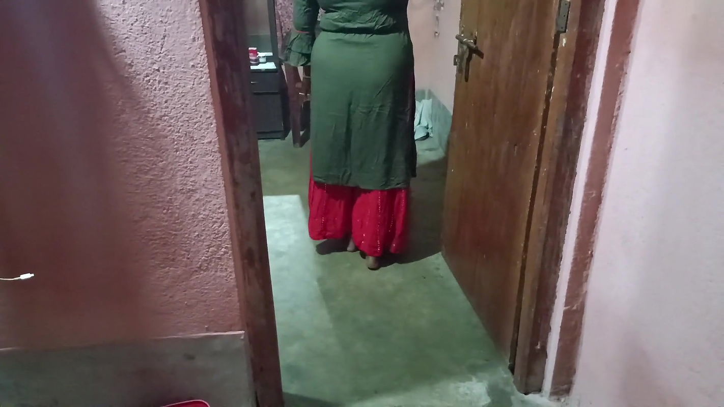 My Ex-lover Landlord’s Married Stepdaughter Secretly Came at Midnight – to Know How I Am