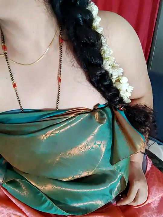 Telugu Aunty  Sexy Teacher Show Her Big Boobs And Curves