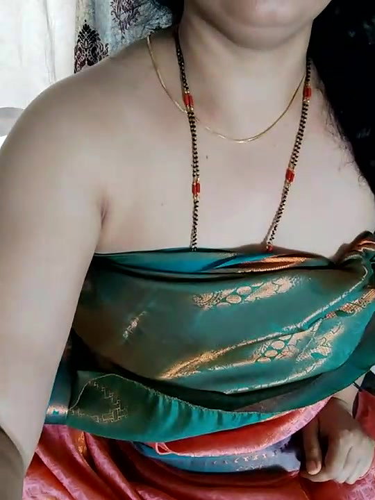 Telugu Aunty  Sexy Teacher Show Her Big Boobs And Curves