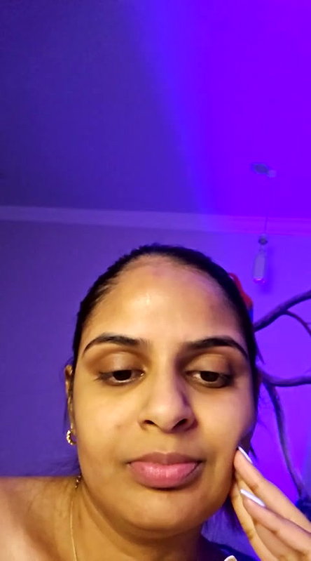 Curvy Nri  Dirty Snowball Show Her Curves And  Pussy Vibrator