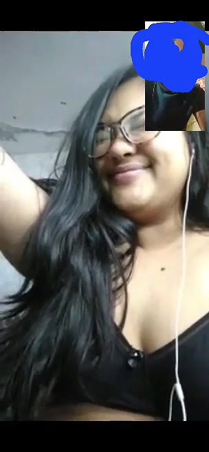 Beautiful Chubby GF Showing Lover On VC