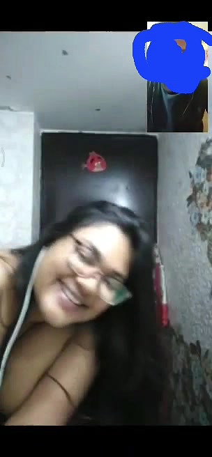 Beautiful Chubby GF Showing Lover On VC