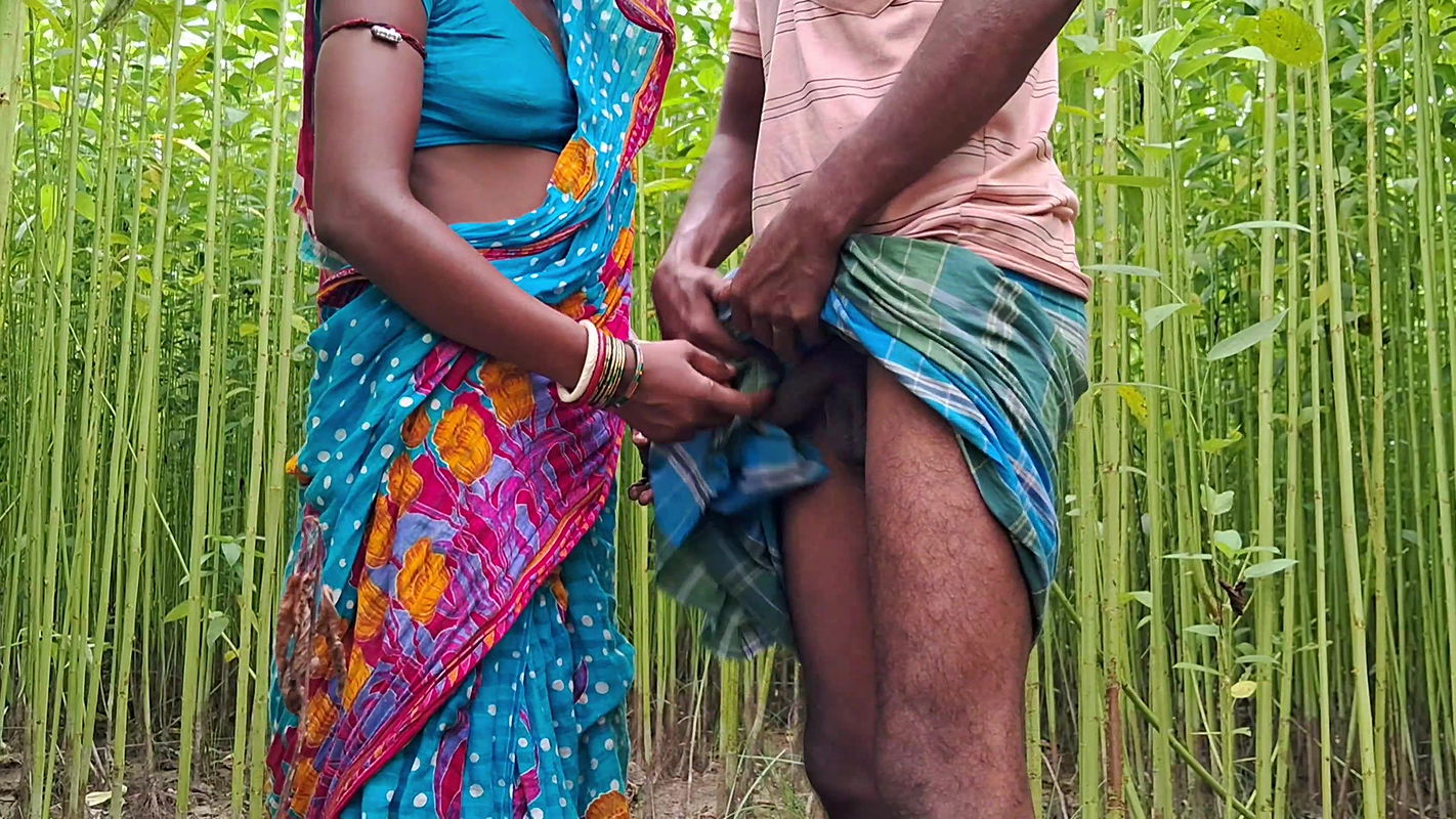 I Was Working in the Field and My Stepfather Wearing a Clover, Fucked My Pussy in the Forest