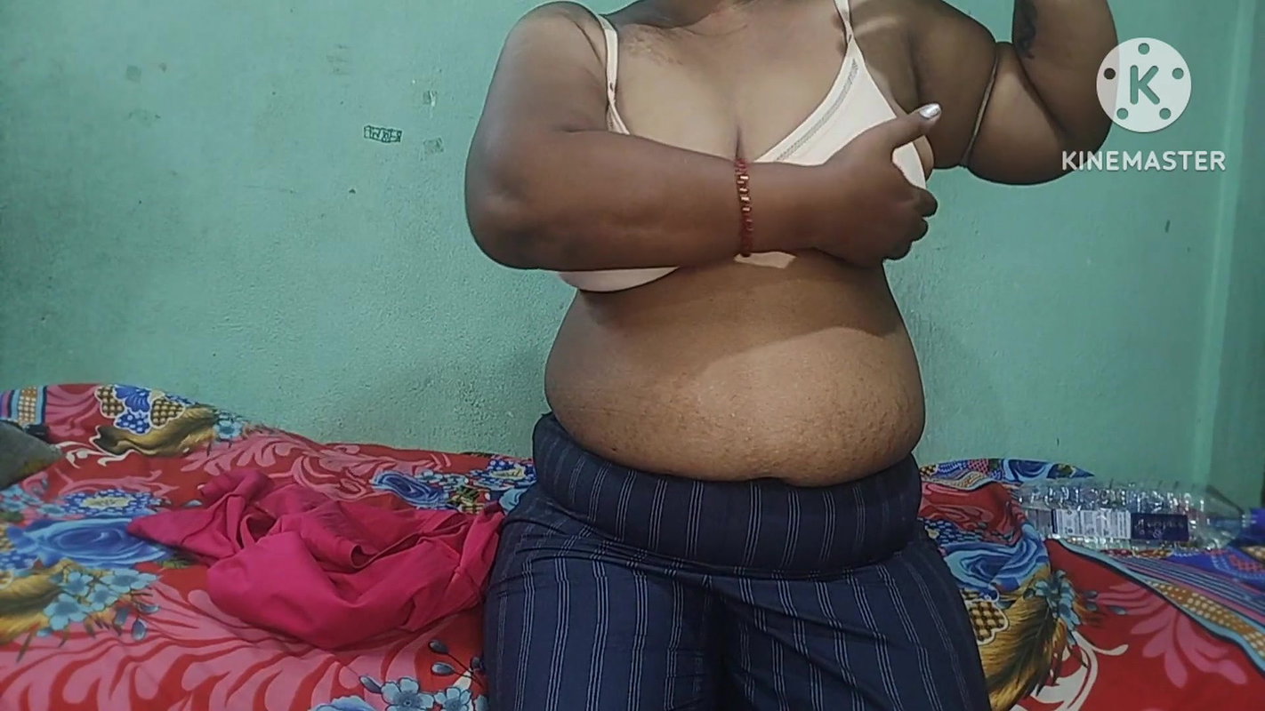 Desi Bhabhi Payal Served Brinjal Dal on Holiday