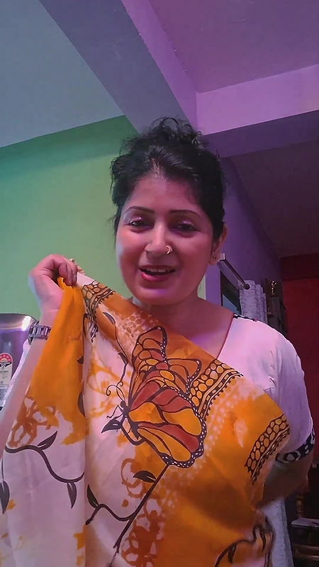 Bengali aunty huge tits and deep navel in white saree