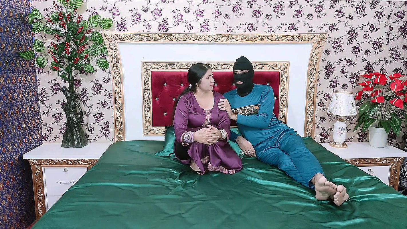 Hindi Web Series Sexaunty with Young Boy