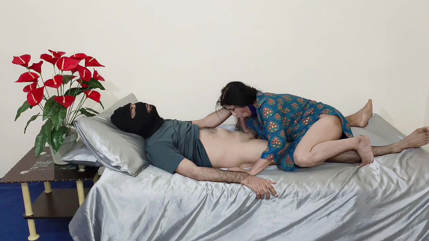 Hot Indian Mistress Blowjob Sucking Dick of Her New Home Servant Boy and Fucked Hard