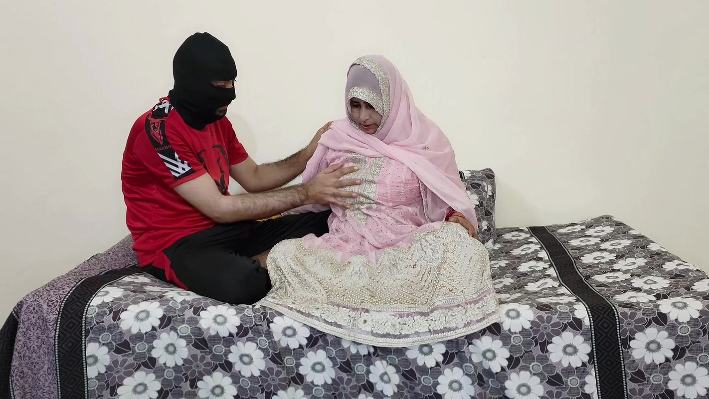 Indian Mature Bride Hindi Suhagraat Sex in Wedding Dress with Handsome Guy