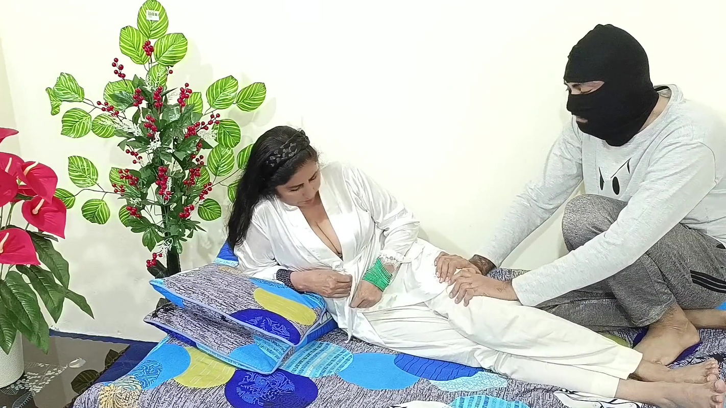 Most Beautiful Indian Malkin Sex with Her Nauker