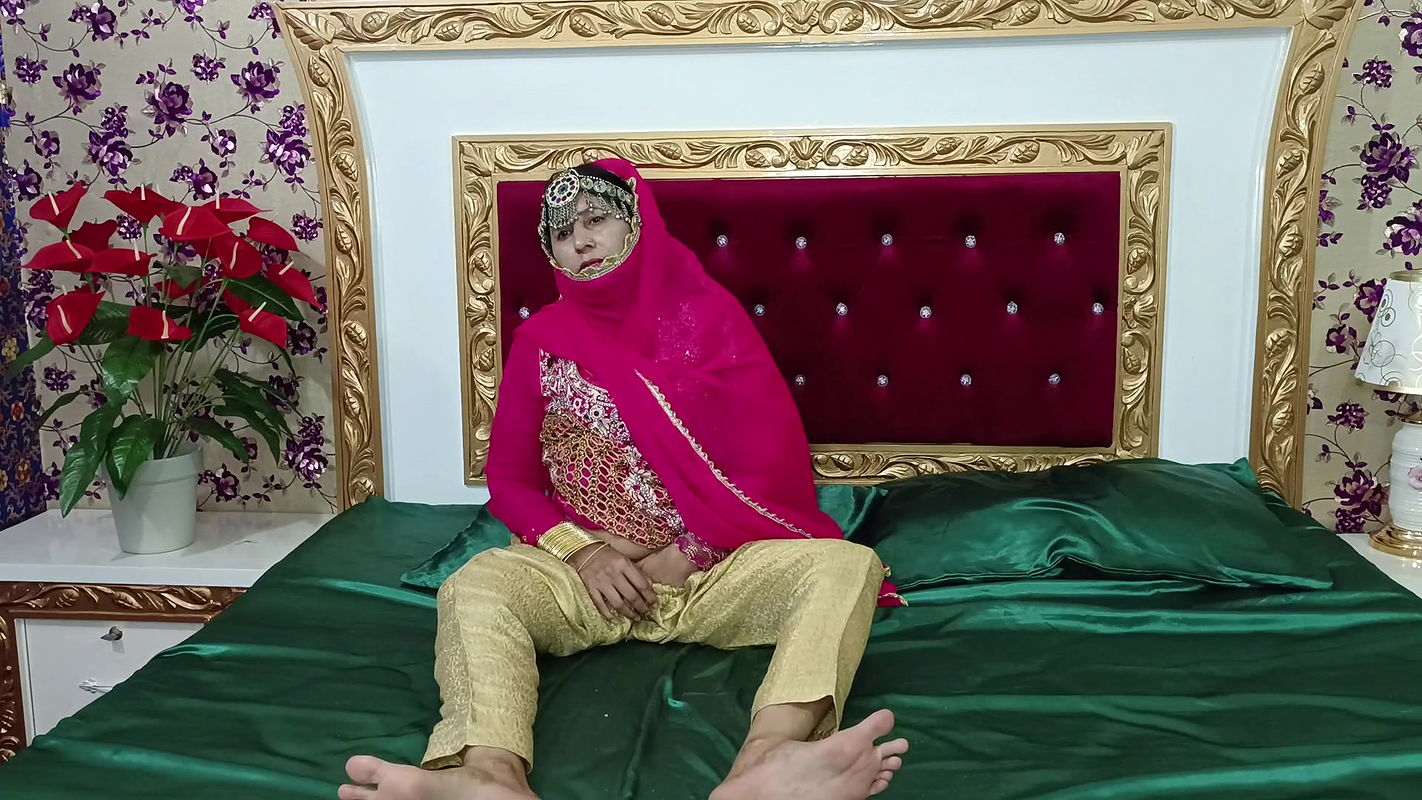 Most Beautiful Mature Hindi Bride Sex with Dildo
