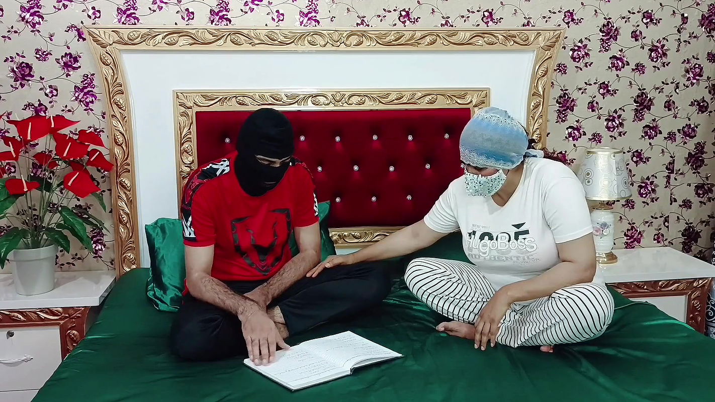 My Hot Indian Big Boobs Bhabhi Seducing Me When I Was Studying