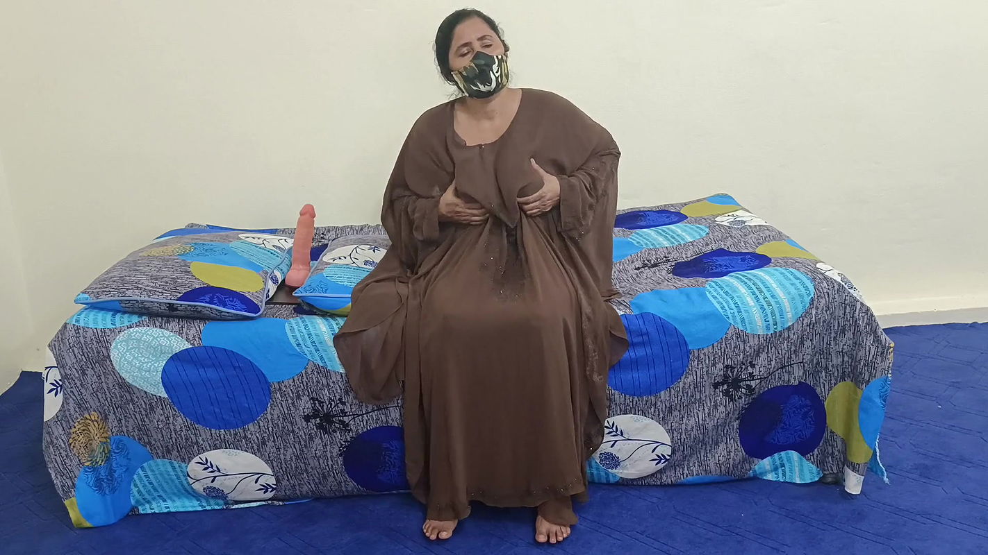 Very Hot Pakistani Mature Aunty Fast Riding on Dildo with Urdu Sexy Talking