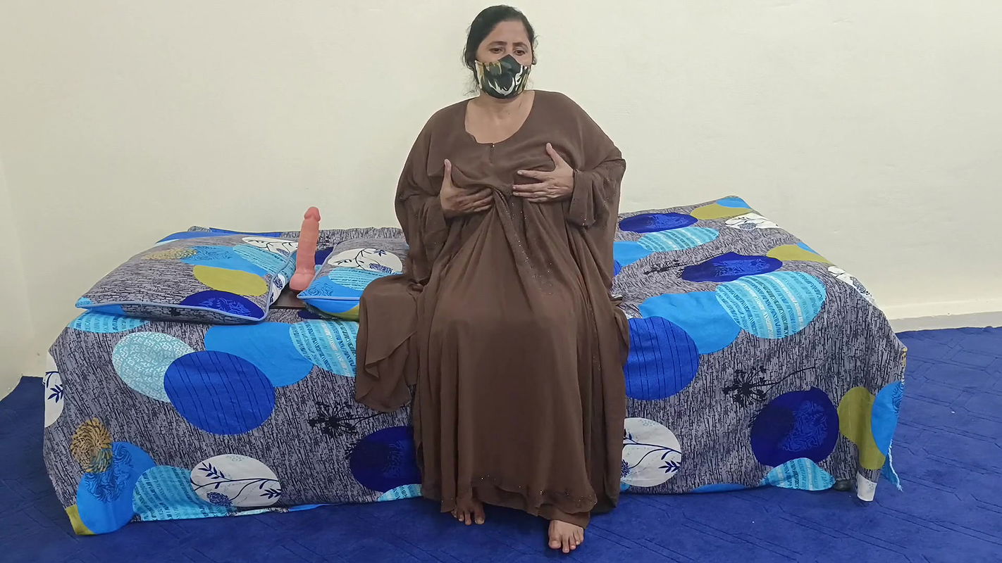 Very Hot Pakistani Mature Aunty Fast Riding on Dildo with Urdu Sexy Talking