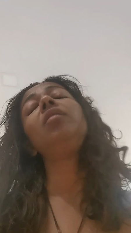 Sexy Ladies Fucking In Hotel MMS