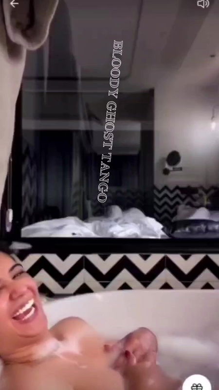 Insta Girl Kritika Kapoor Latest Live Showing Full Nude With Boobs and Ass In Shower