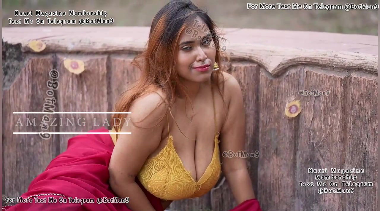 Porshi Showing Deep Cleavage to Tease in Saree Shoot