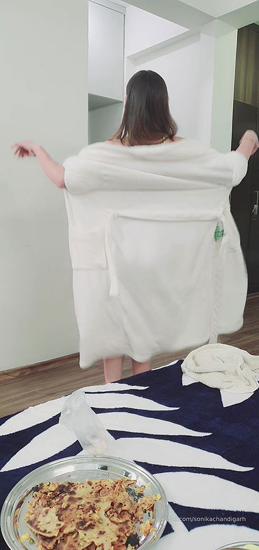 Model Sonika Chandigarh Teases Her Ass