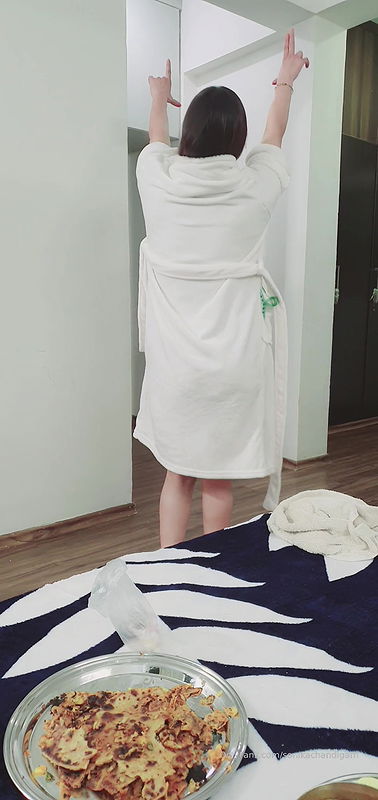 Model Sonika Chandigarh Teases Her Ass