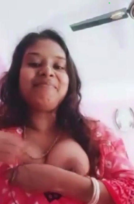 Beautiful Bhabi Showing