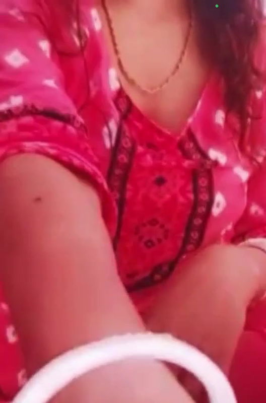 Beautiful Bhabi Showing