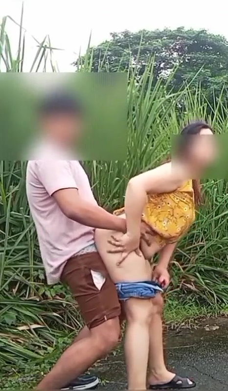 Hotwife Road Side Sucking And Standing Doggy Sex