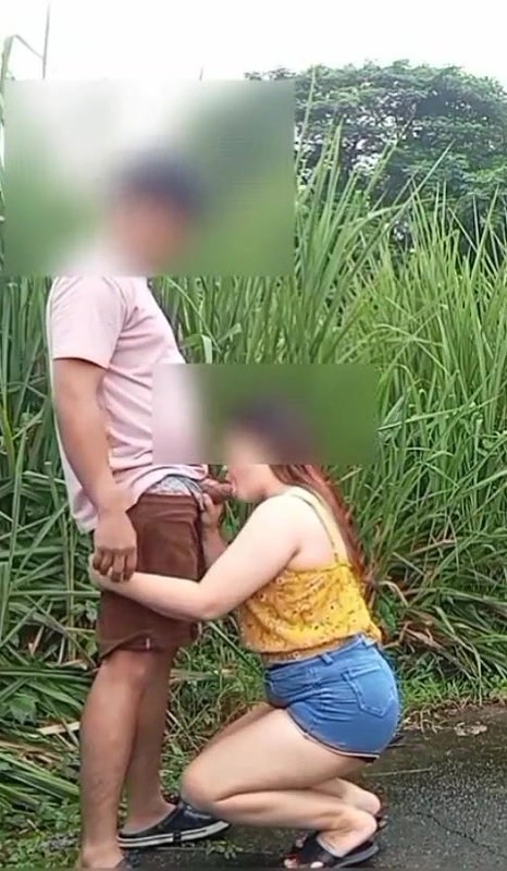 Hotwife Road Side Sucking And Standing Doggy Sex