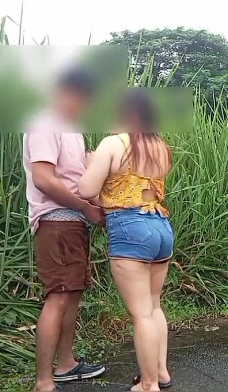 Hotwife Road Side Sucking And Standing Doggy Sex