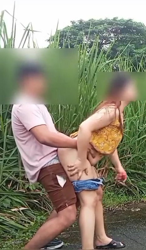 Hotwife Road Side Sucking And Standing Doggy Sex