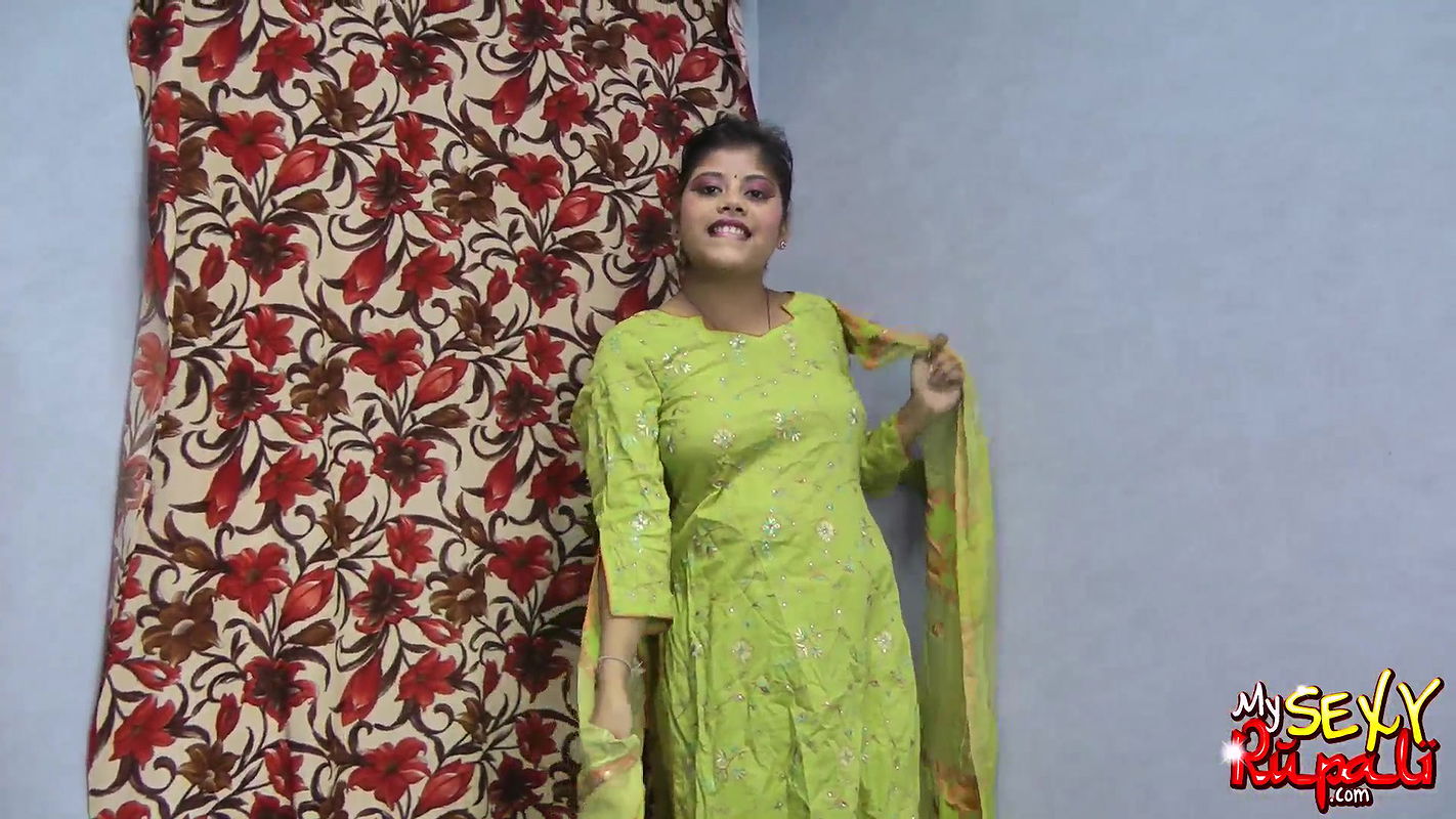 rupali kaadmo mai rakh doun yeh jahan