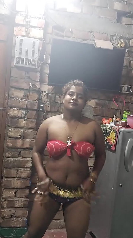 Big navel hot girl dance