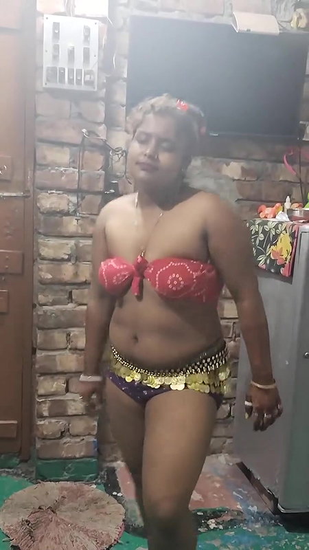Big navel hot girl dance