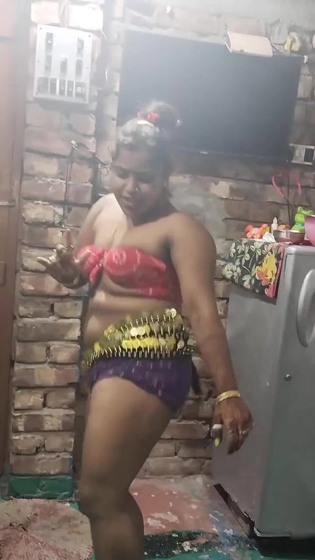 Big navel hot girl dance