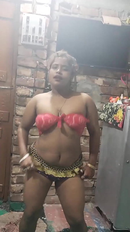 Big navel hot girl dance