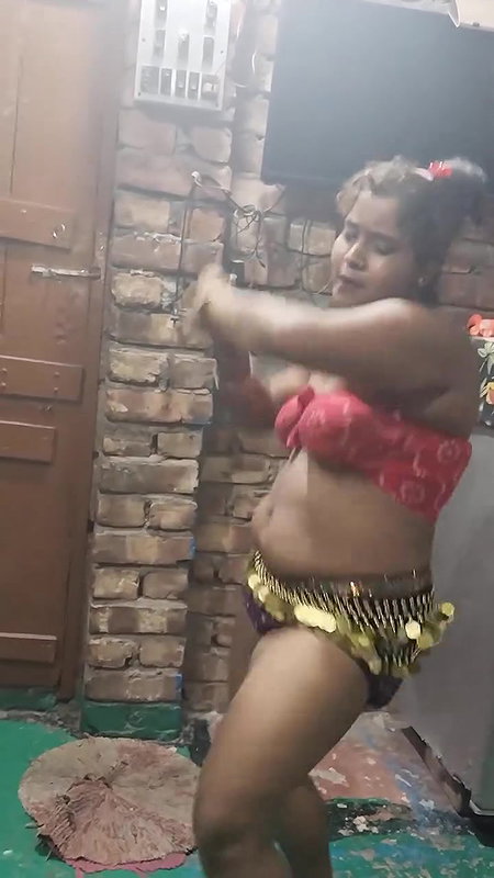 Big navel hot girl dance