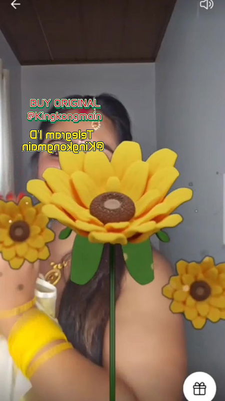 Nila Nambiar Saree Strip on Tango 1