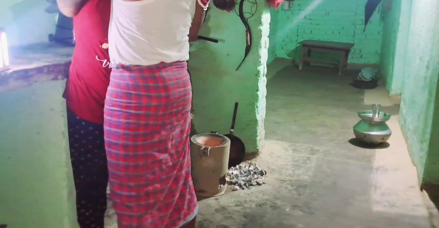 Desi Indian Big Boobs Stepmom Teachers her Stepson How to Fuck when Not at home