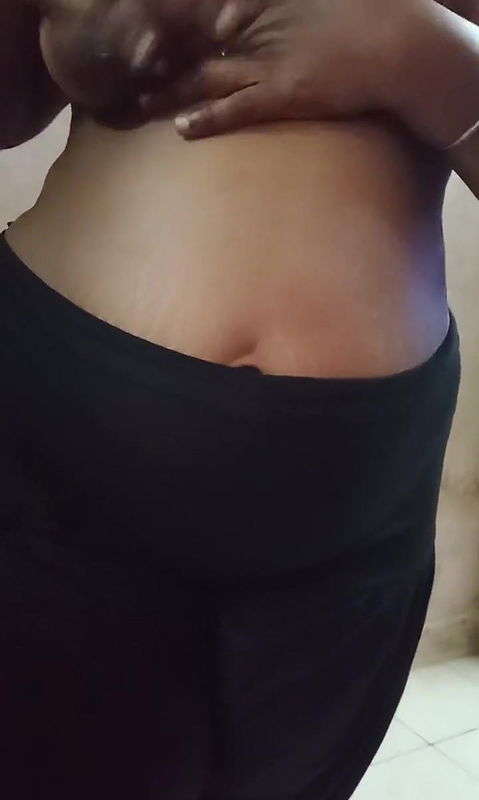 Desi Tamil When Uma gets hot, she lowers them and leaves her femininity slowly with her hands down