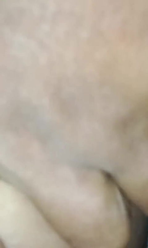 Desi Tamil When Uma gets hot, she lowers them and leaves her femininity slowly with her hands down