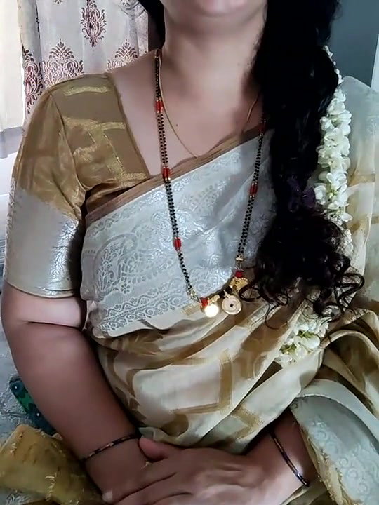 Telugu Aunty Sexy Show Her Curves And  Big Boobs