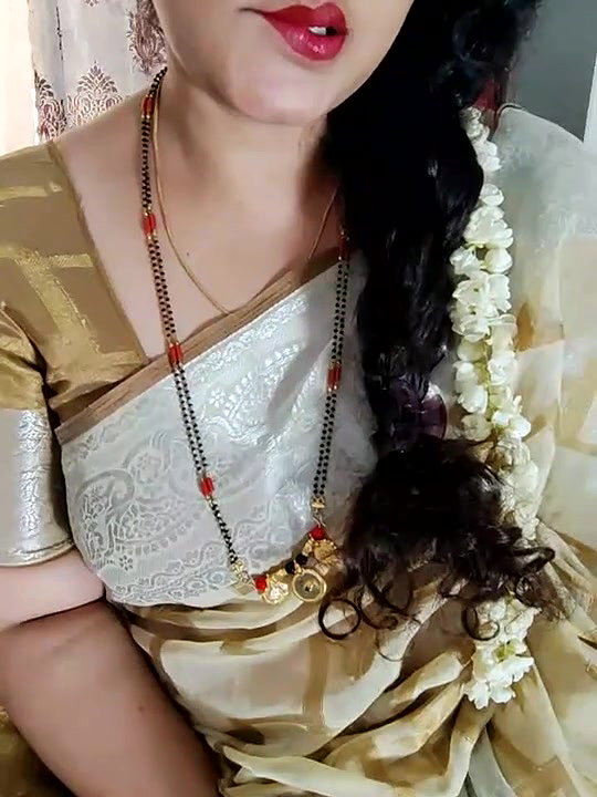 Telugu Aunty Sexy Show Her Curves And  Big Boobs