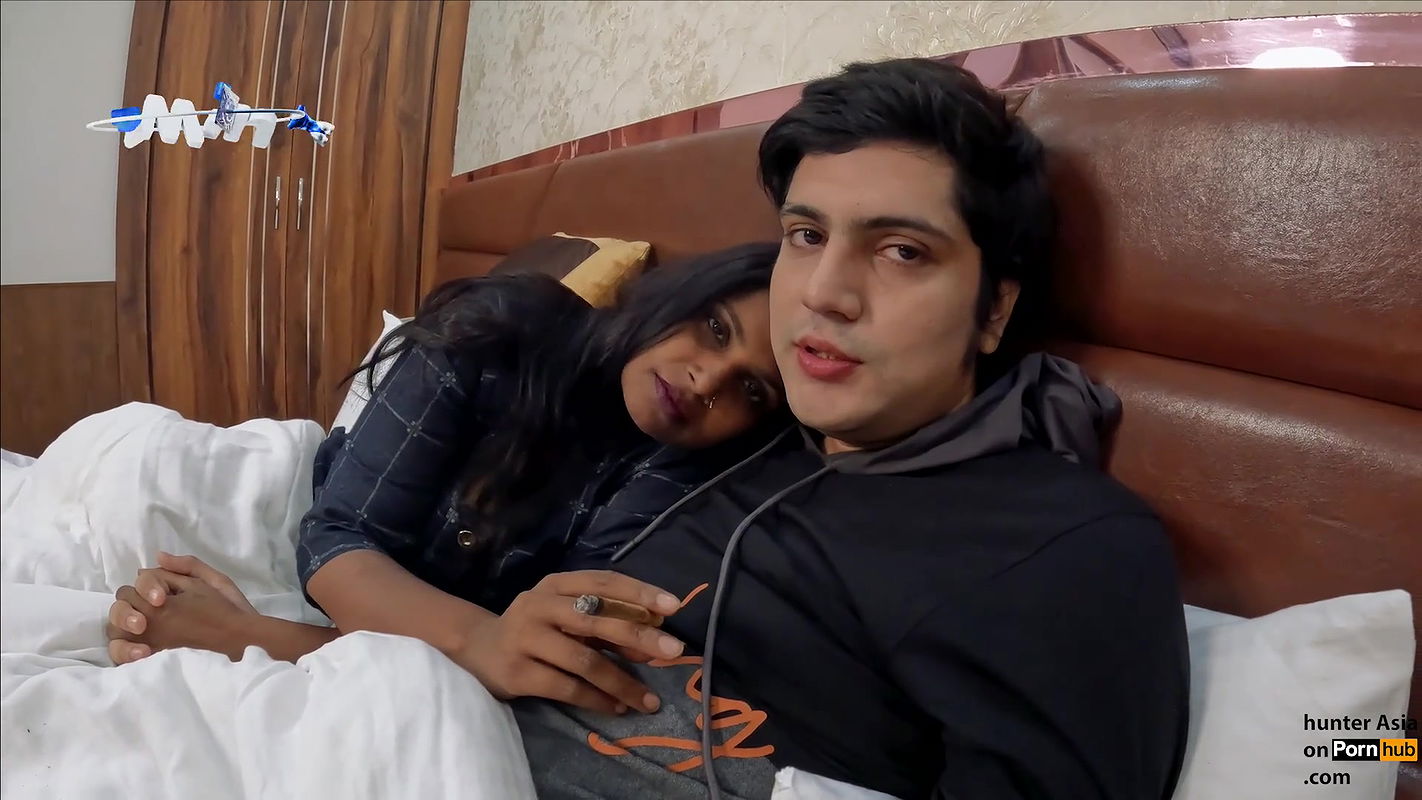 Bhabhi Ji Hotel Mein Hai…. ( Sandhya Bhabhi Hot