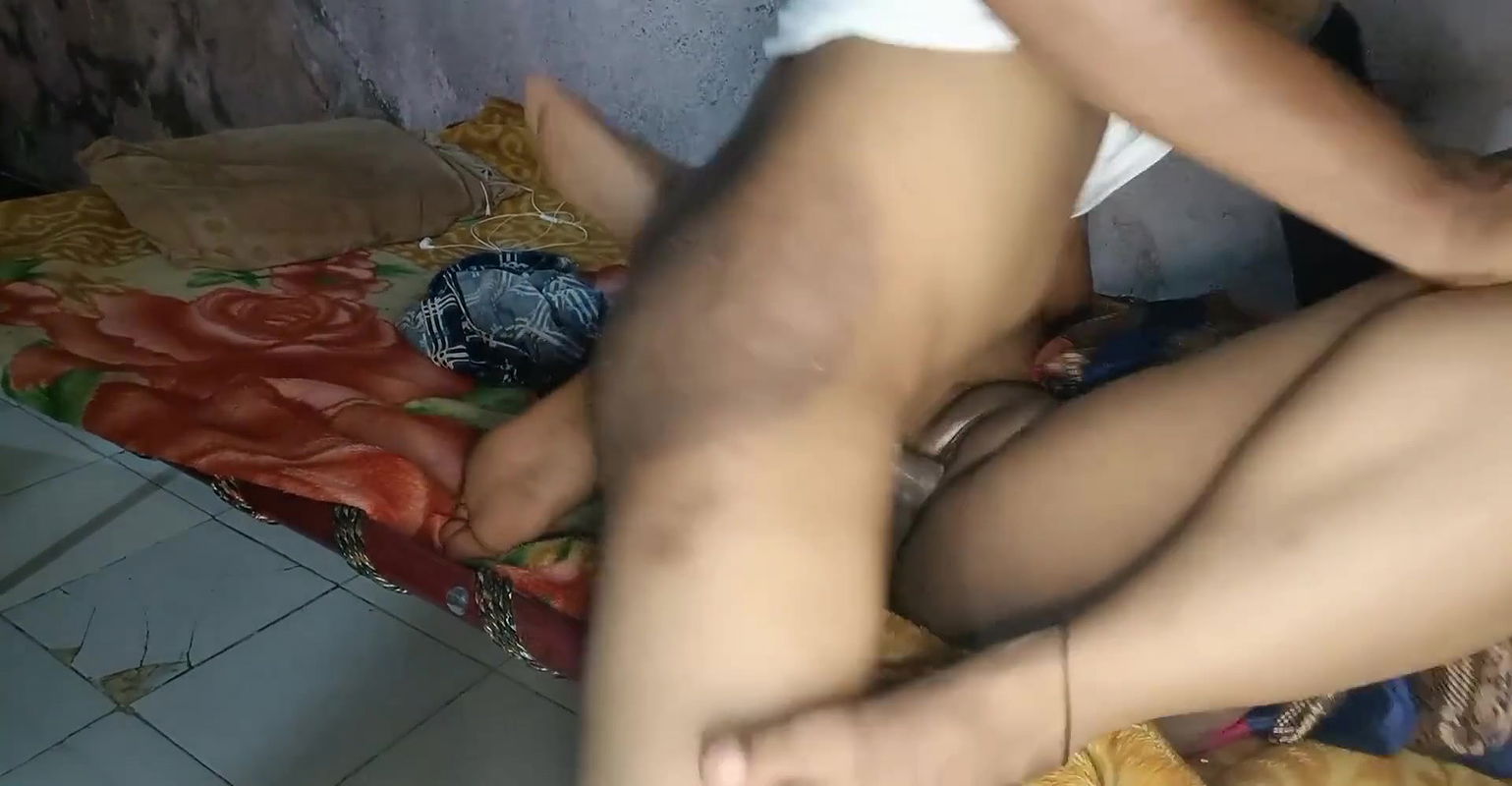 Holi Khelein Village Aai Bibi Ko Uske Maayke Me Khatiya Pe Sudhakar Pati Ne Doggy Aur Anal Style Mein Sex Kiya