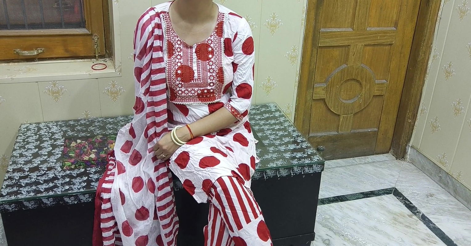 Mulkin herself with house servant babu hardcore sex video Hindi full masti