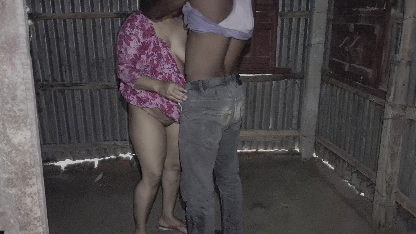 I grabbed my aunty suddenly and started fucking